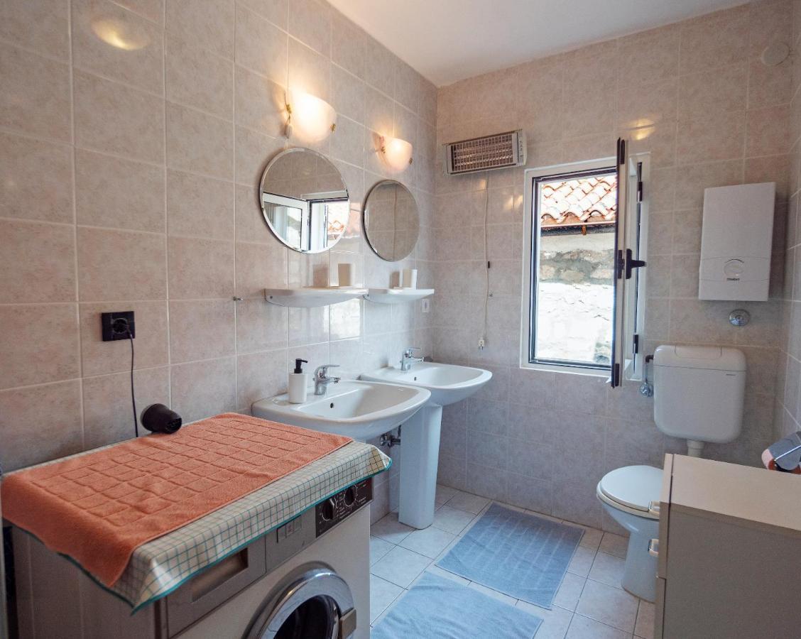 Luise - Four Towers Apartments 拉布 外观 照片